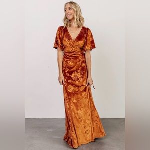*SOLD* Baltic Born Danelle Embossed Velvet Maxi Dress in Rust Size Large